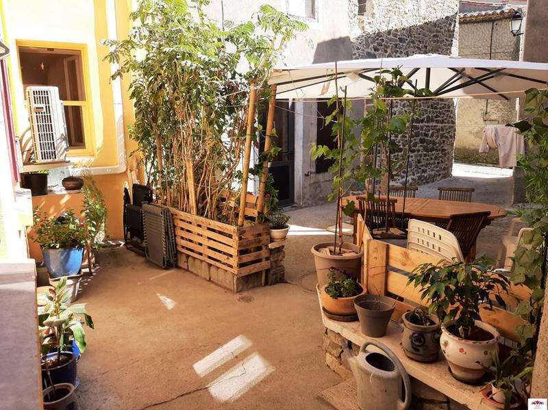 Maison de village - 210 m² - 10 pièces