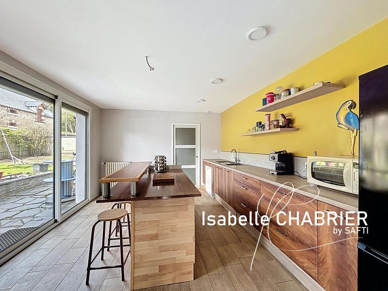 Maison - 137 m² - 5 pièces