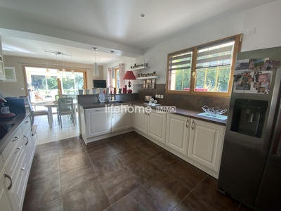 Maison - 190 m² - 8 pièces