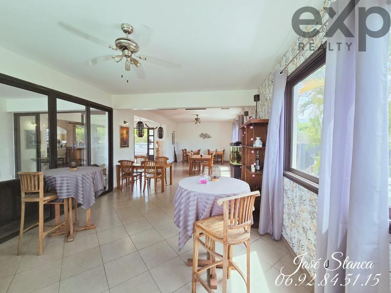 Villa - 250 m² - 10 pièces