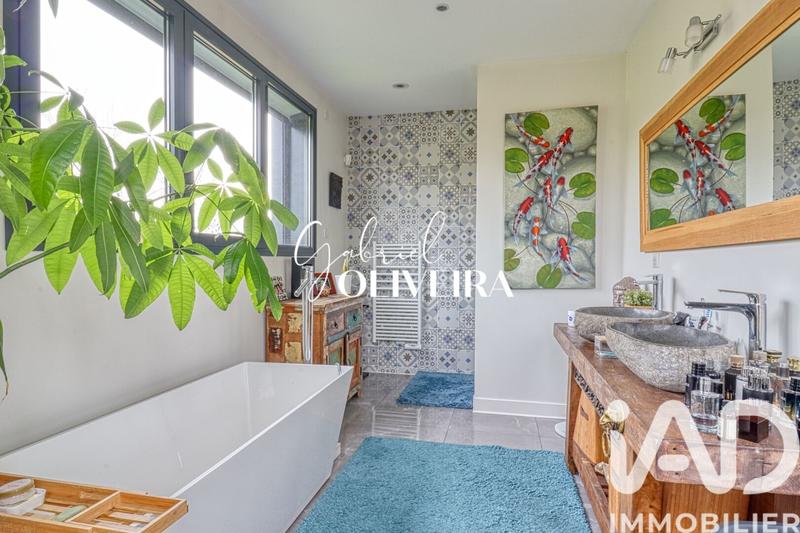 Maison de maîtres - 242 m² - 7 pièces