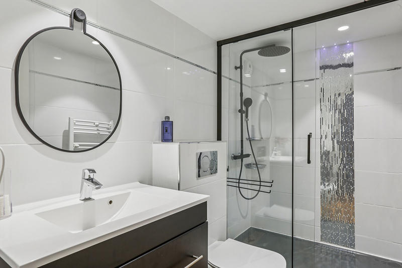 Maison - 221 m² - 6 pièces