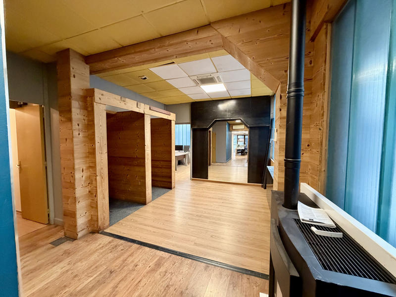 Local commercial - 111 m²