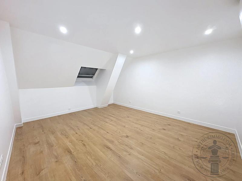 Maison - 194 m² - 7 pièces