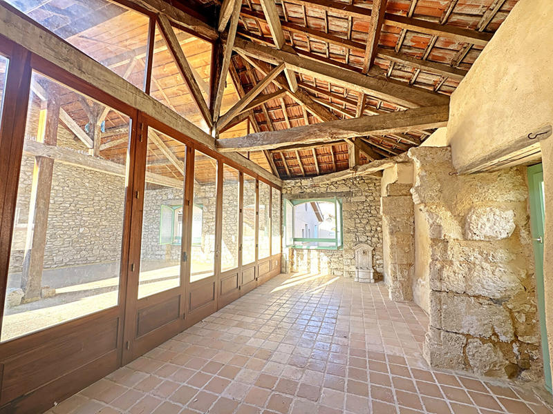 Maison - 202 m² - 6 pièces