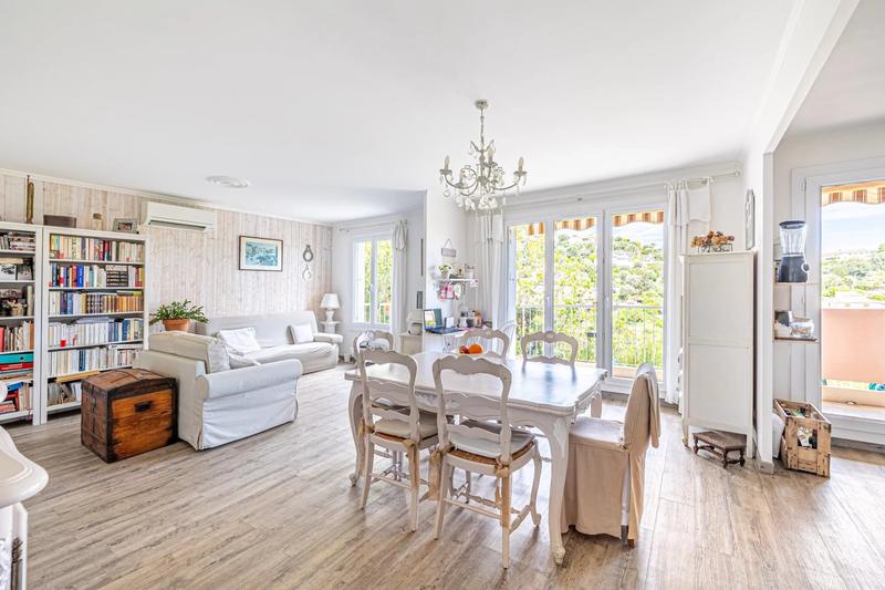 Appartement - 80 m² - 3 pièces