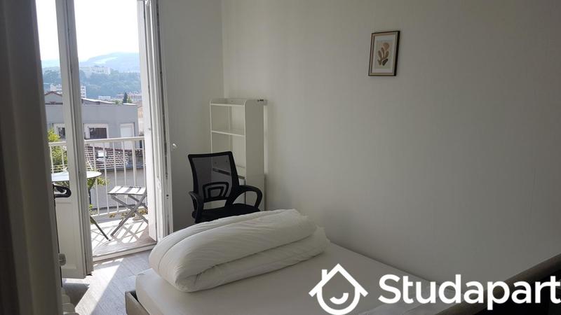 Chambre - 10 m² - 1 pièce