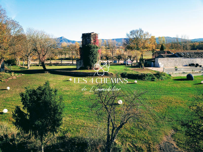 Mas - 800 m² - 20 pièces