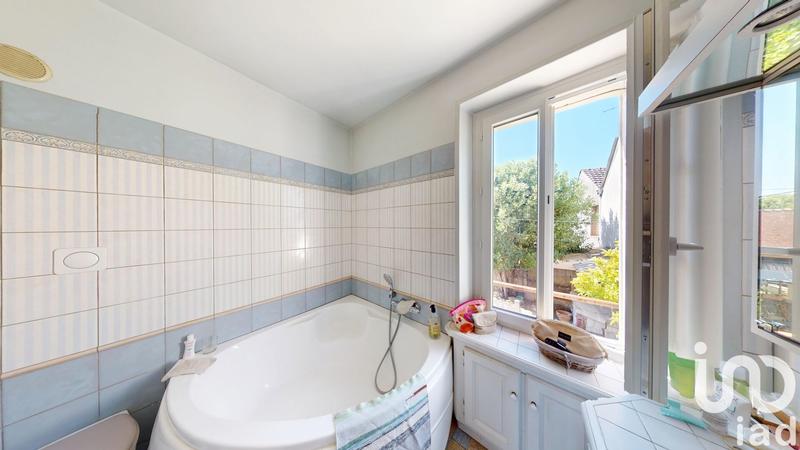 Maison - 99 m² - 4 pièces