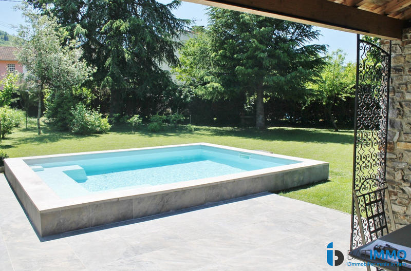 Maison - 265 m² - 7 pièces