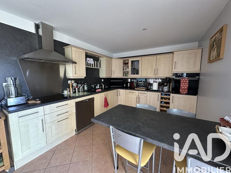 Maison - 244 m² - 8 pièces