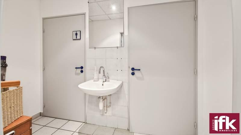Local commercial - 192 m² - 6 pièces