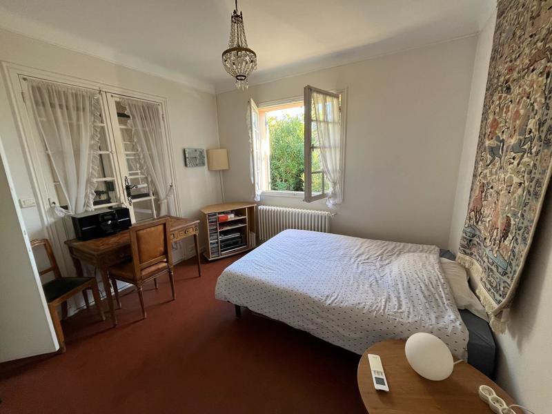 Maison - 217 m² - 9 pièces