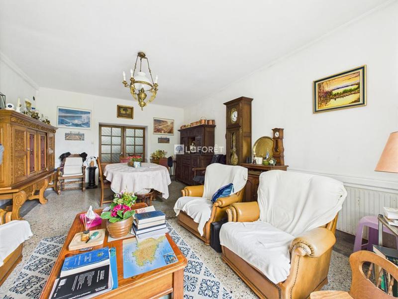 Maison - 265 m² - 10 pièces