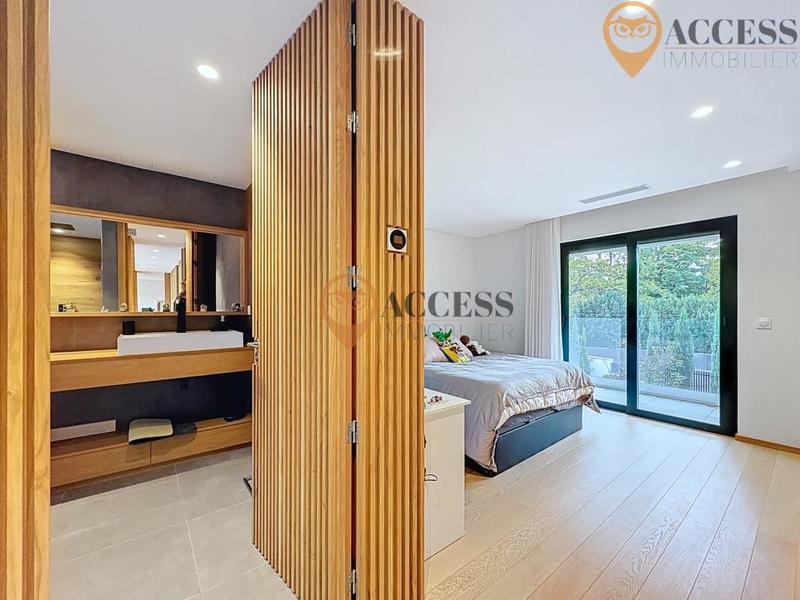 Maison - 177 m² - 7 pièces