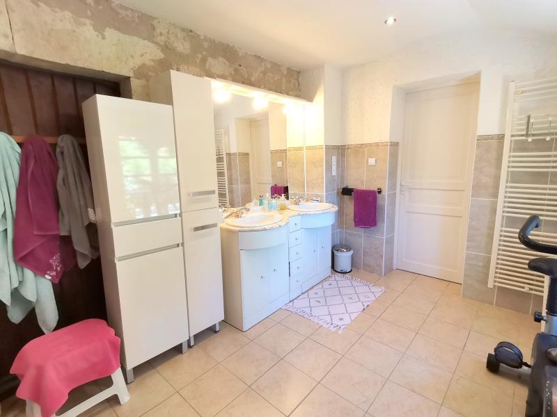 Maison - 218 m² - 7 pièces