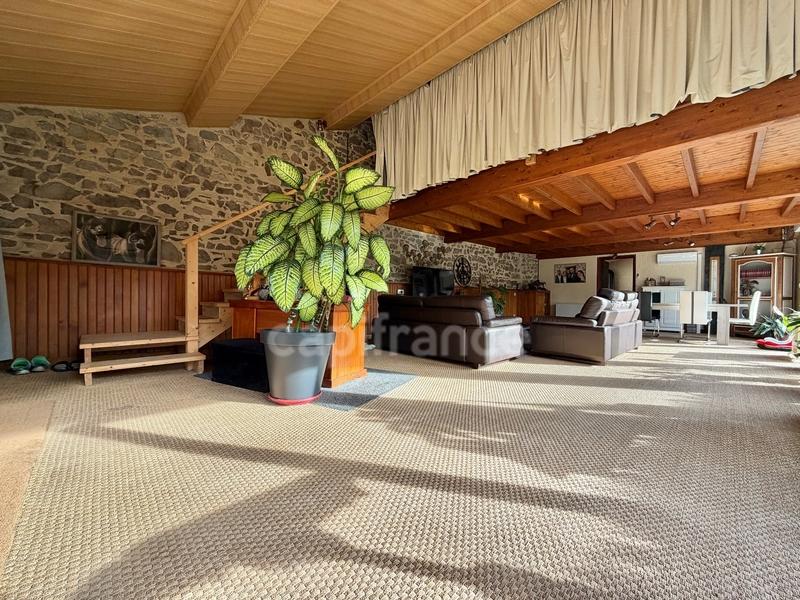 Maison en pierre - 545 m² - 21 pièces