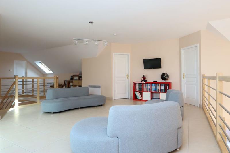 Maison - 255 m² - 10 pièces