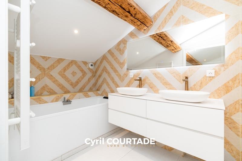 Appartement bourgeois - 130 m² - 4 pièces