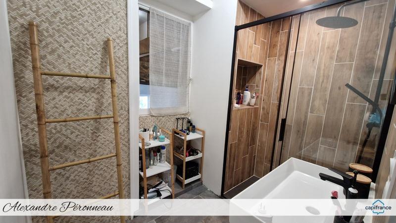 Maison - 235 m² - 12 pièces