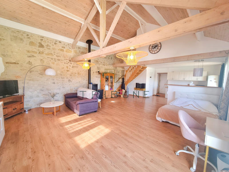 Maison - 210 m² - 6 pièces