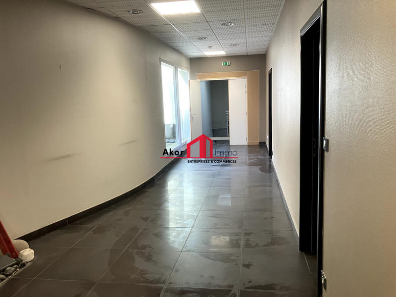 Bureau - 358 m² - 10 pièces