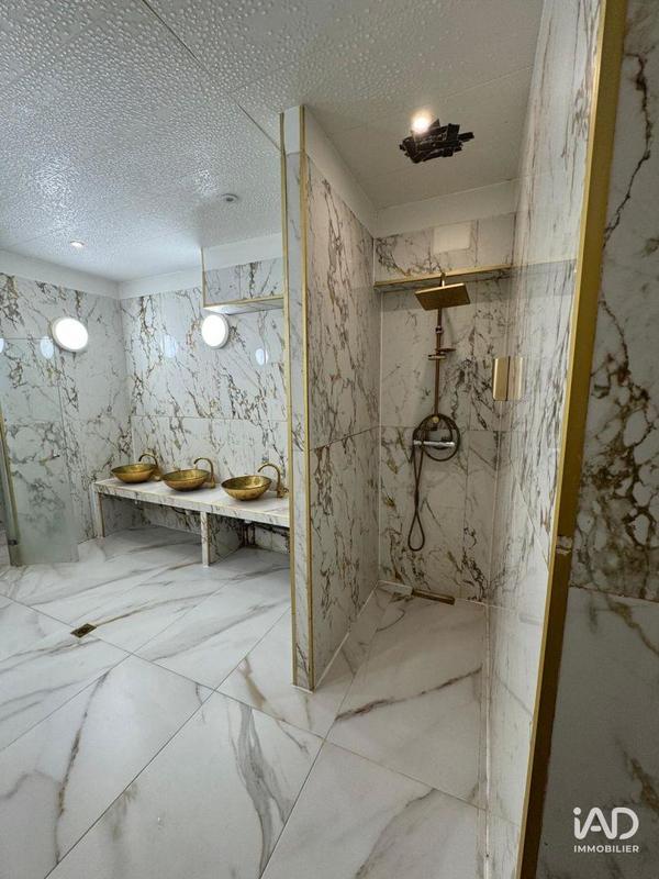 Local commercial - 183 m²