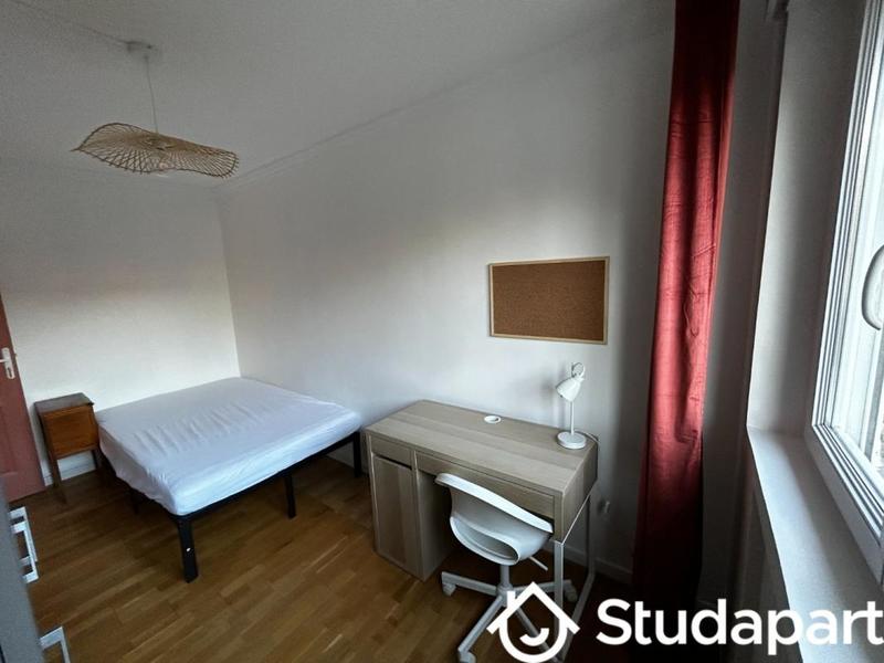 Chambre - 10 m² - 1 pièce