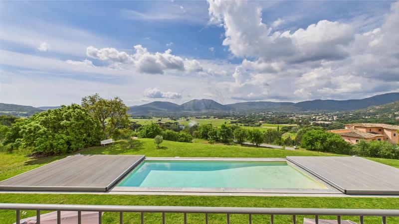 Maison - 250 m² - 8 pièces