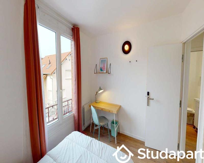 Chambre - 95 m² - 1 pièce