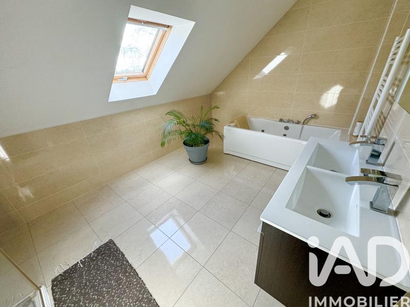 Maison - 180 m² - 7 pièces