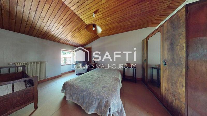 Maison - 200 m² - 7 pièces