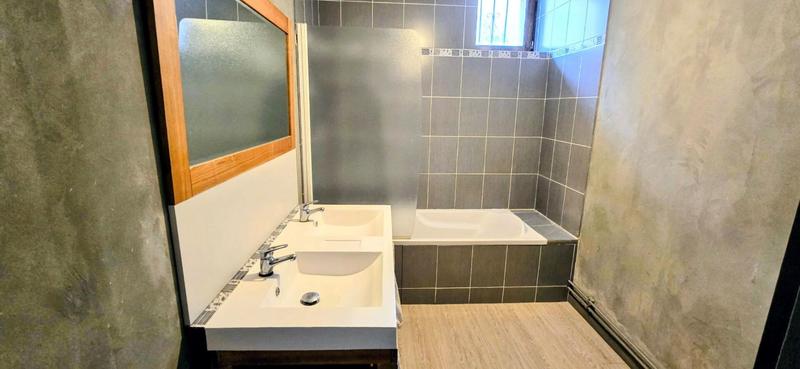 Maison - 500 m² - 7 pièces