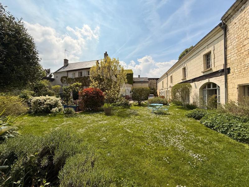 Maison - 310 m² - 12 pièces