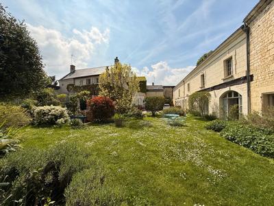 Maison - 310 m² - 12 pièces