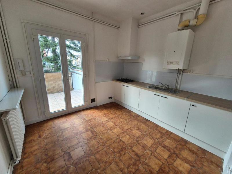 Appartement ancien - 73 m² - 3 pièces