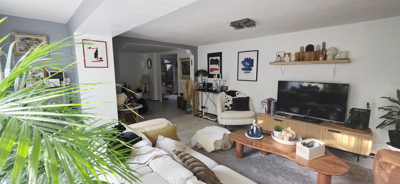 Maison - 335 m² - 15 pièces