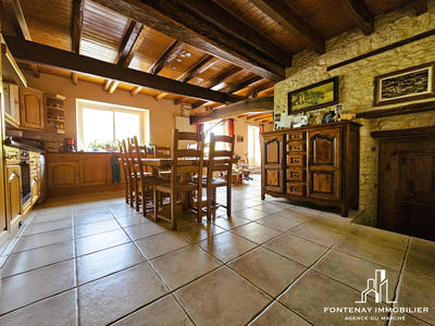 Maison - 198 m² - 7 pièces