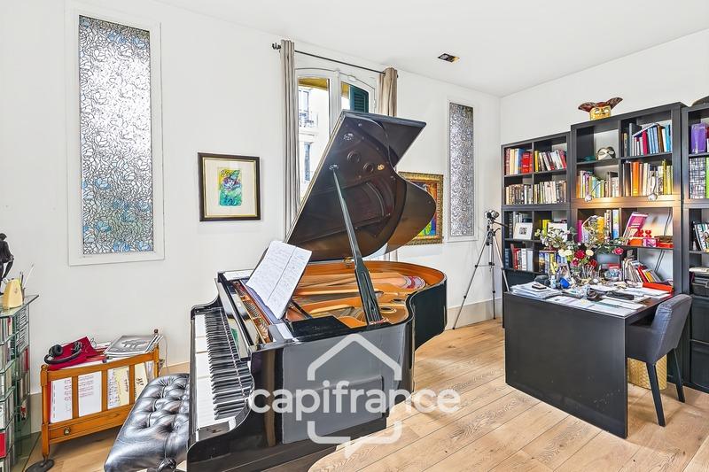 Maison - 323 m² - 10 pièces