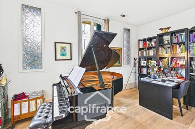 Maison - 323 m² - 10 pièces