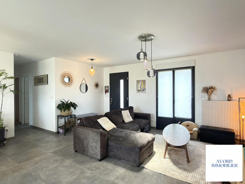 Maison - 93 m² - 4 pièces