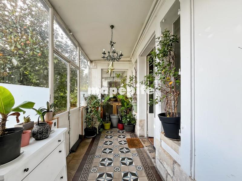 Maison - 410 m² - 13 pièces