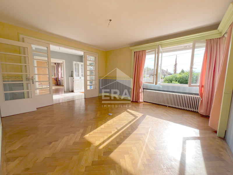 Maison - 216 m² - 9 pièces