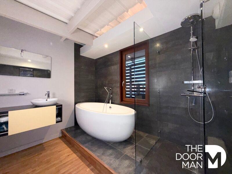 Maison d'architecte - 212 m² - 6 pièces