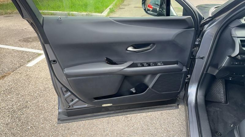 Lexus Ux 2.0 Vvt-iE 184 Hybrid Cvt Luxe