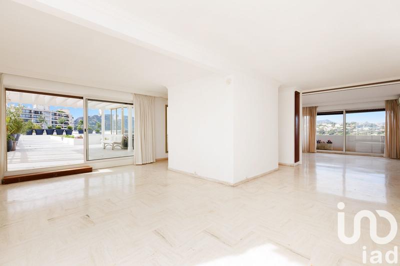 Appartement - 144 m² - 5 pièces