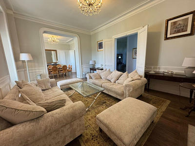 Château - 388 m² - 14 pièces