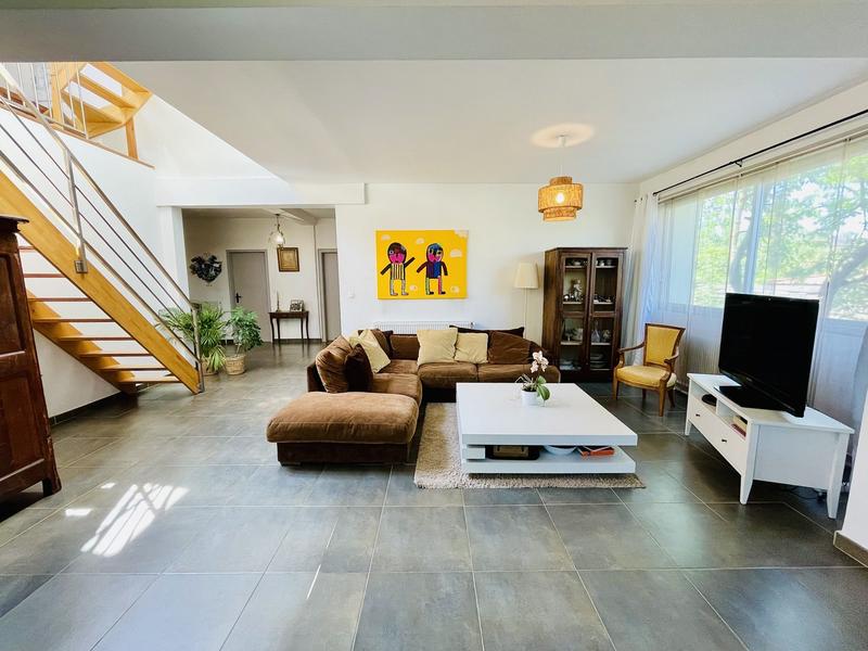 Maison - 189 m² - 8 pièces