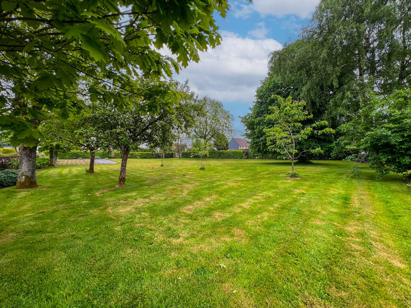 Maison - 280 m² - 9 pièces