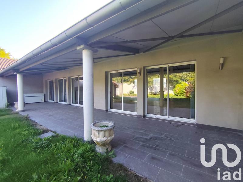 Maison - 385 m² - 5 pièces